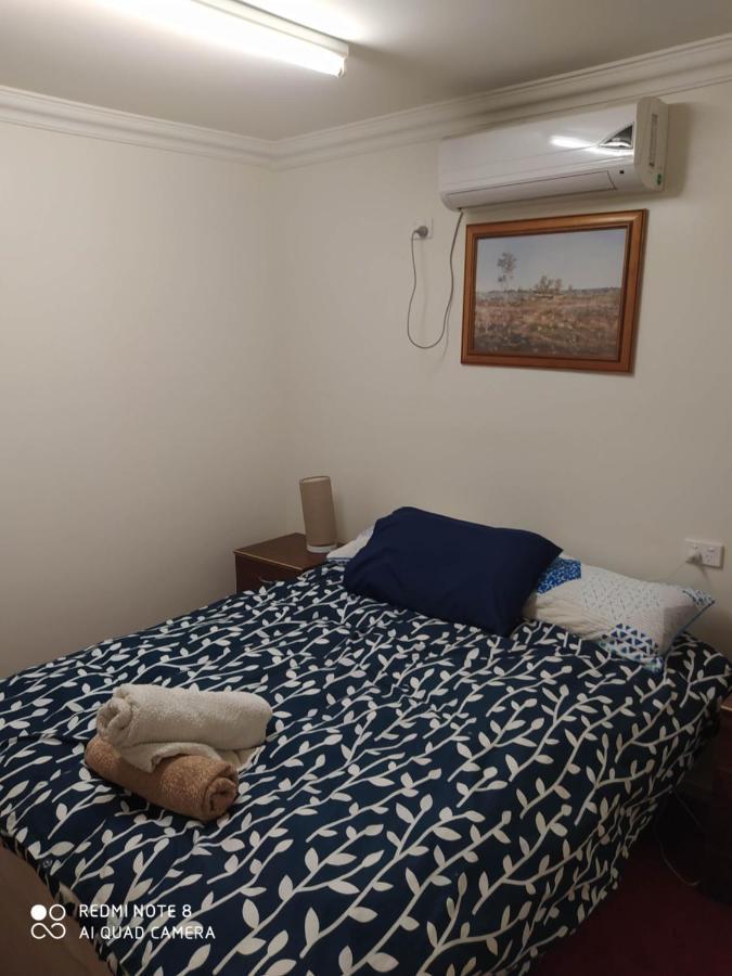 1bedroom West