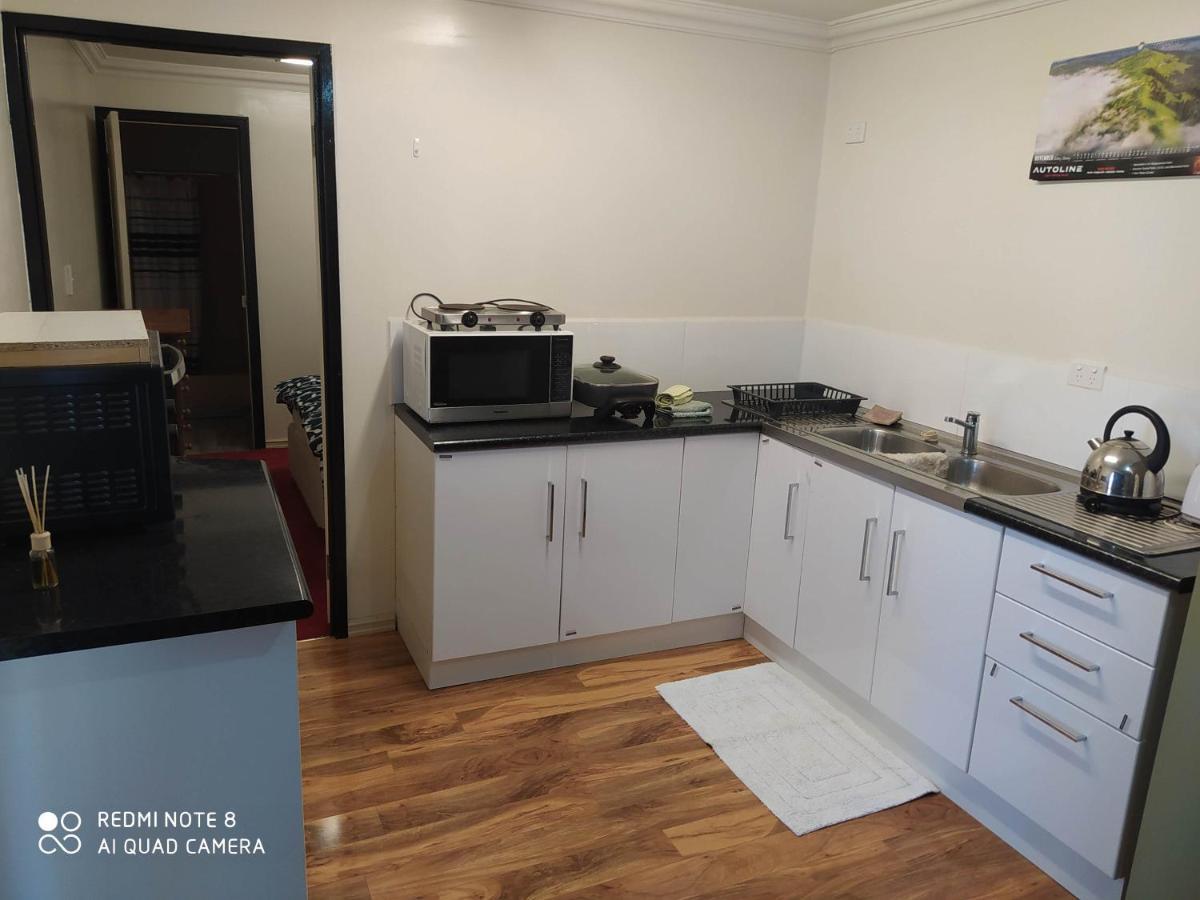 1bedroom West