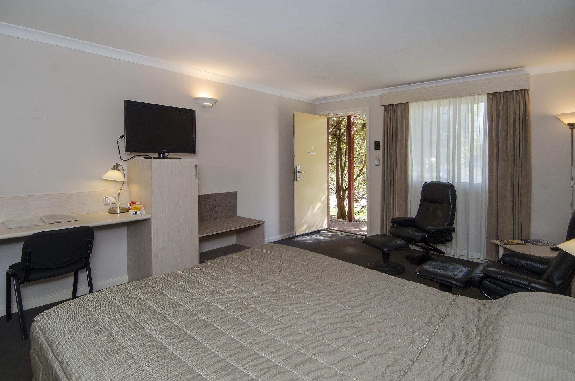 Quality Railway Motel