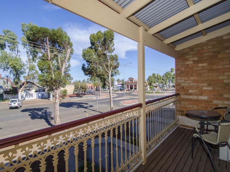 Motel Quality Railway