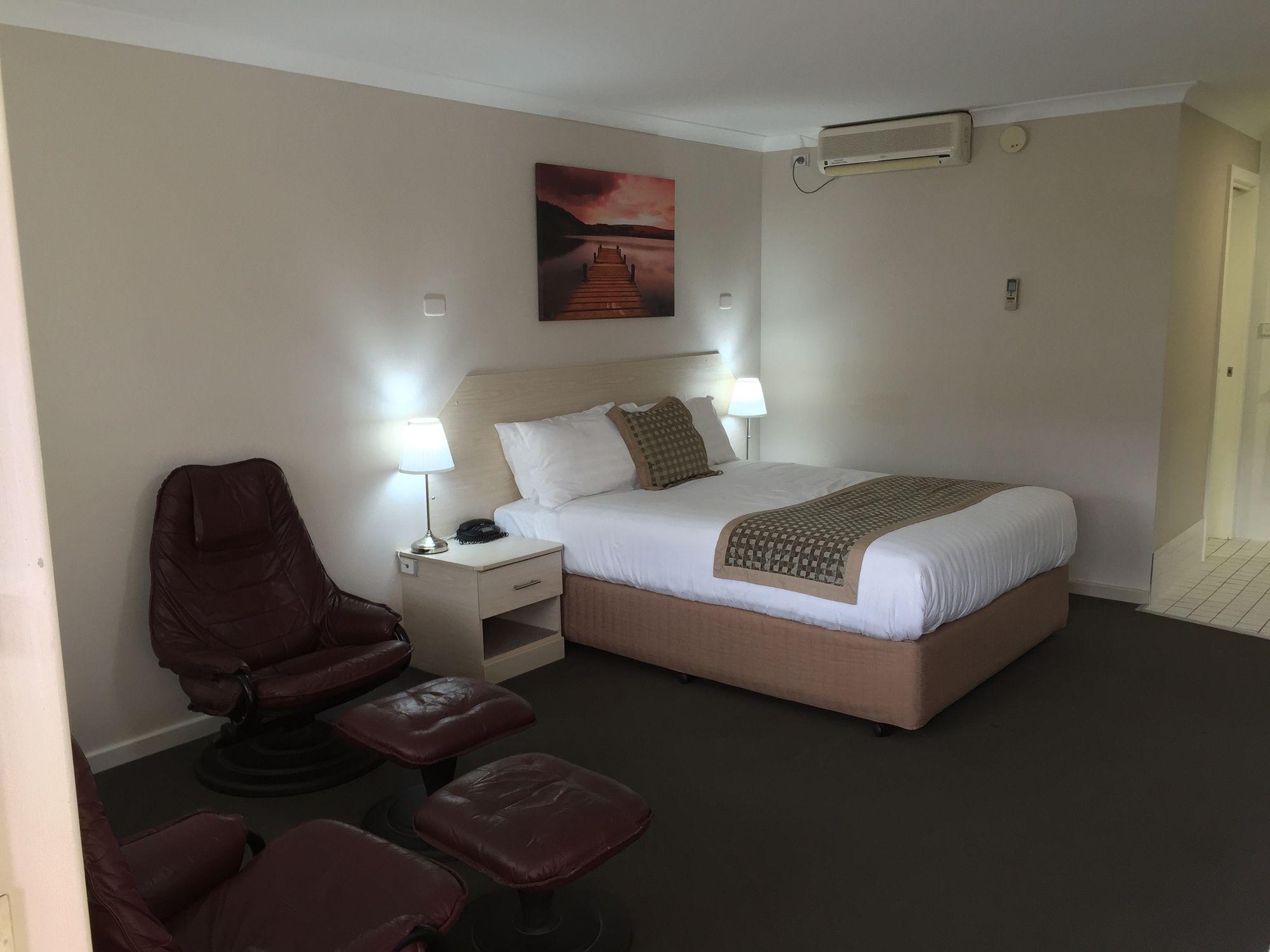 Motel Quality Railway