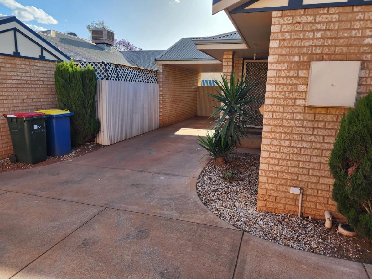 Comfortable Across The Road From The Historic Recreation Villa