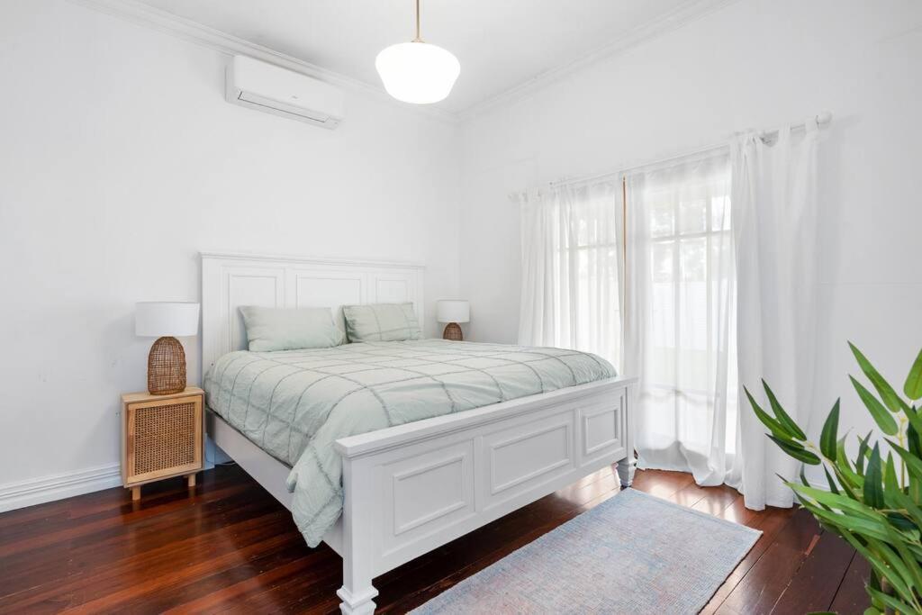 Super House, Super Host Kalgoorlie