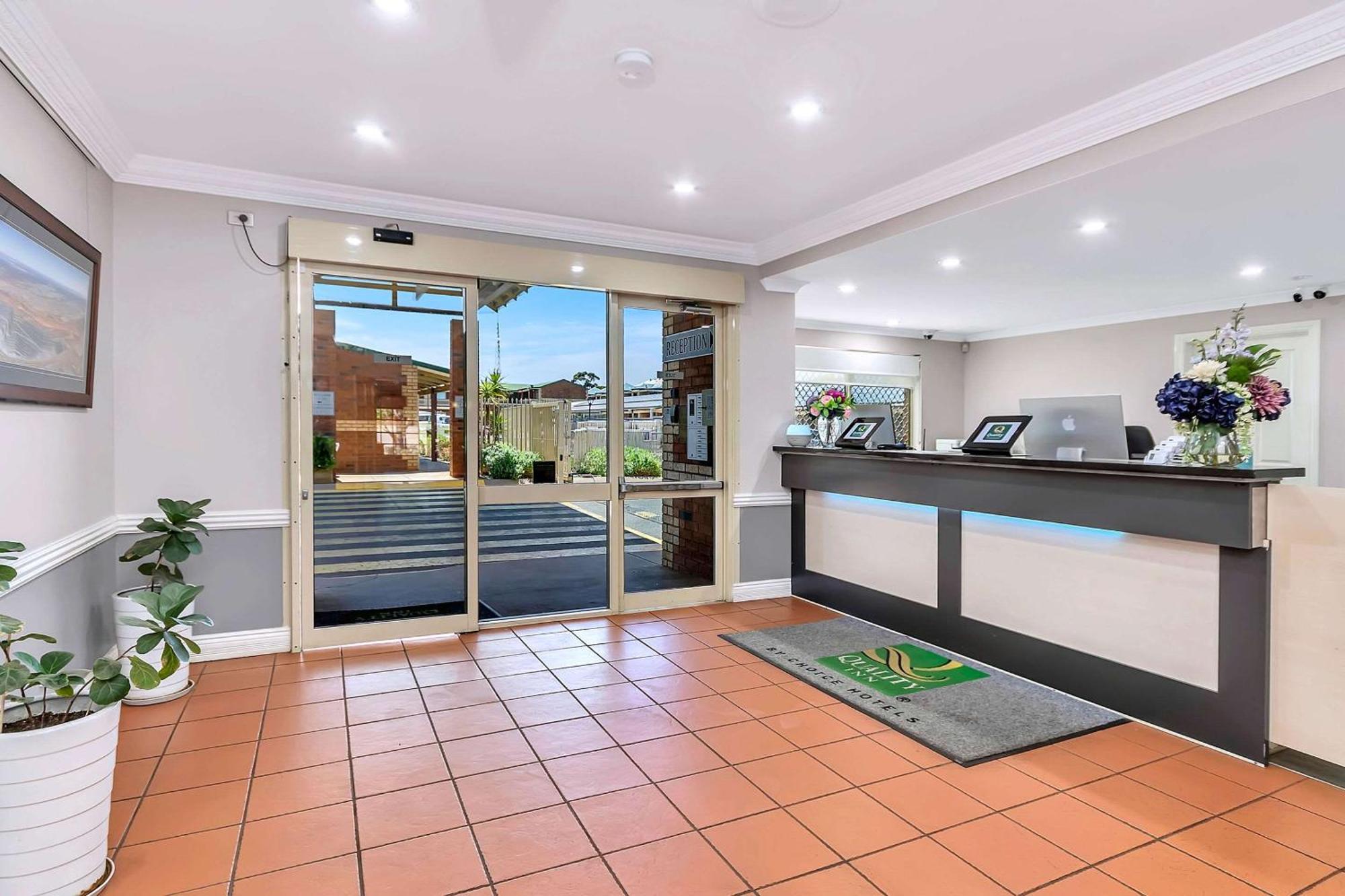 Quality Railway Motel 4*