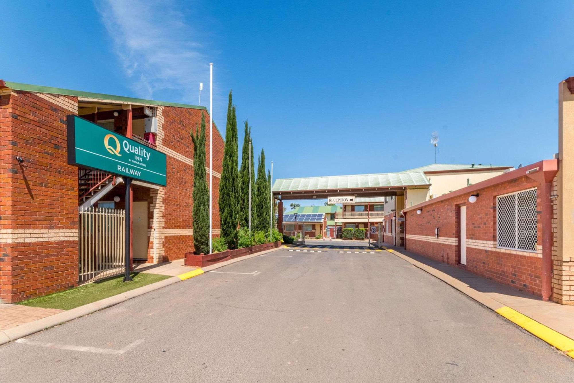 Quality Railway Motel